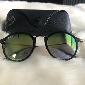 AUTHENTIC Ray-Ban Sunglasses! 😎